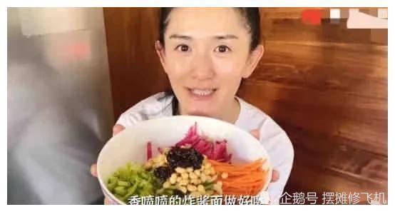 娱乐圈的吃瓜小编小说,揭秘吃瓜小编背后的秘密风云  第3张