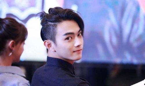 网红爆料众多男星的视频,网红爆料多段男星私密视频引发热议  第3张