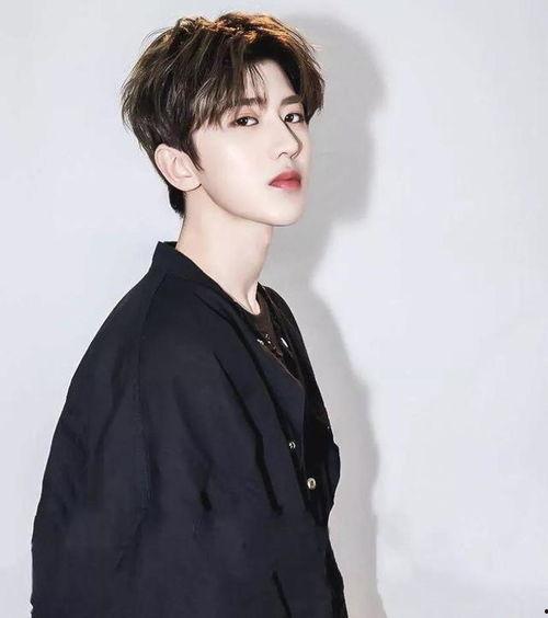 娱乐圈八卦吃瓜蔡徐坤图片,娱乐圈八卦中的焦点人物  第2张